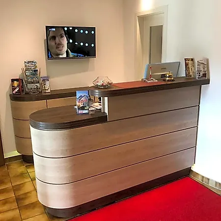 Hotel-restaurant Sebastianushof فندق 4*